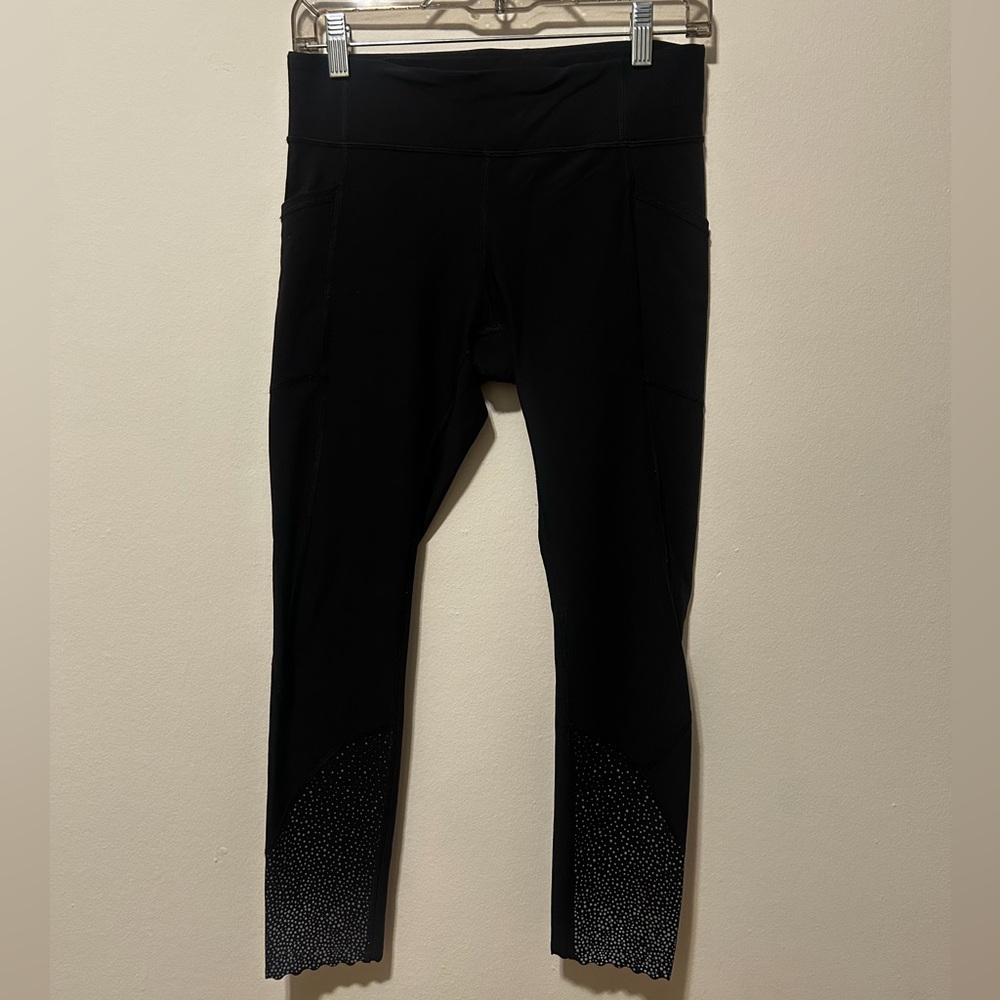 Lululemon Black Leggings with Scalloped Hem and dot accents size 8